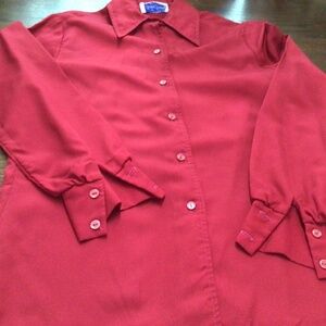 Sunny South  button down burgundy blouse. Excellent shape. Size small